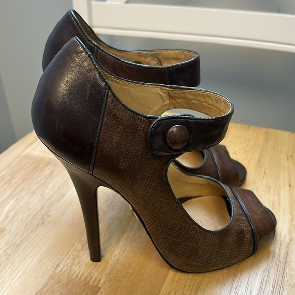 L.A.M.B. Shoes - L.A.M.B. Hannah Brown Leather Women’s Heels Size 8.5M Made in Brazil